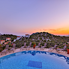 Hill House (Adults Only +14)
